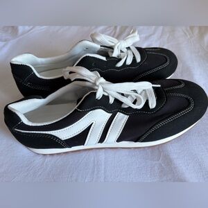 Stylish Black and White Womens Casual  Sneakers